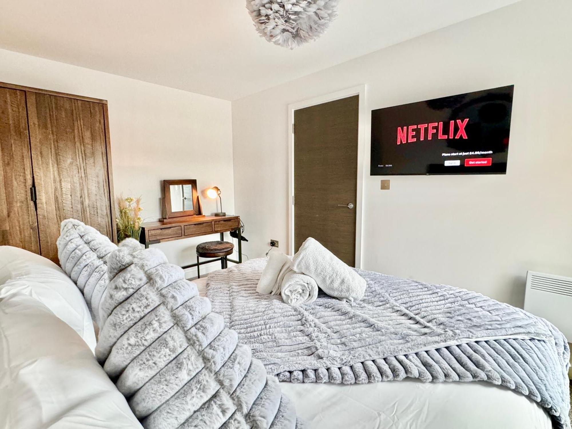 Carillon 60 With Free Secure Parking * York